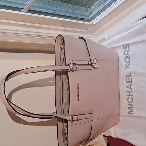 🎆 SALE NEW Michael Kors Pink Jet Set Shoulder Bag w Gold Hardware EC - Picture 4 of 16